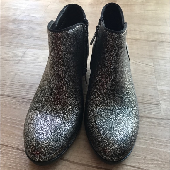 NWOB Sam Edelman Petty Cracked Metallic Bootie - Picture 2 of 8