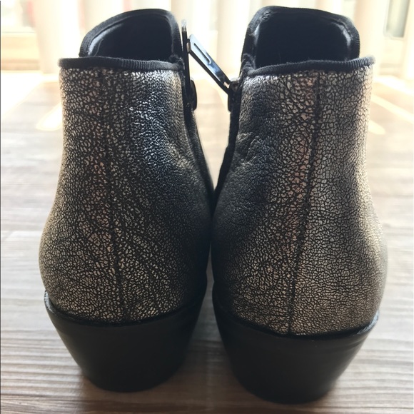 NWOB Sam Edelman Petty Cracked Metallic Bootie - Picture 3 of 8