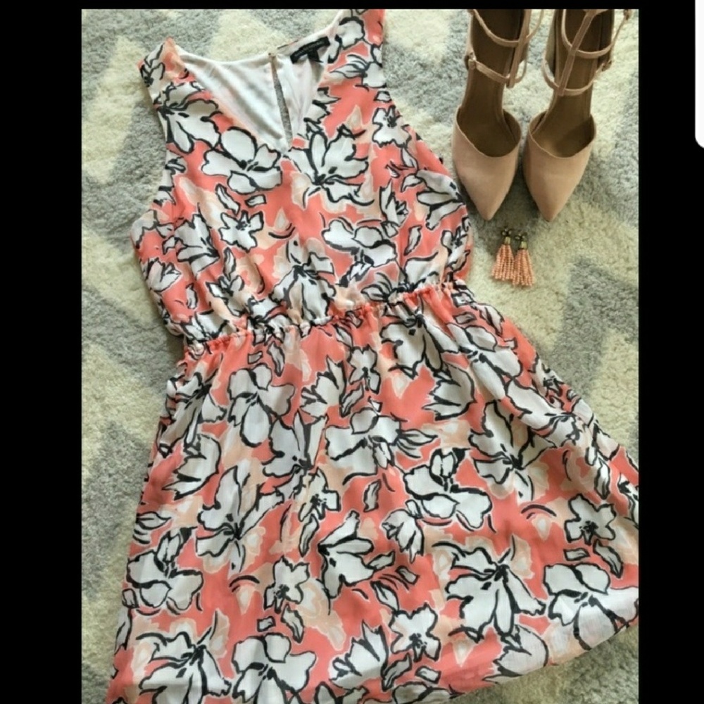Reposhing... Banana Republic Floral dress