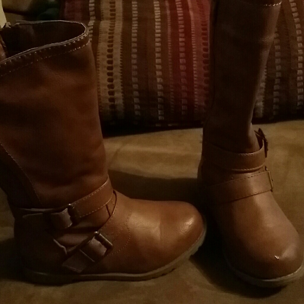 Brown girl boots Lucky Top