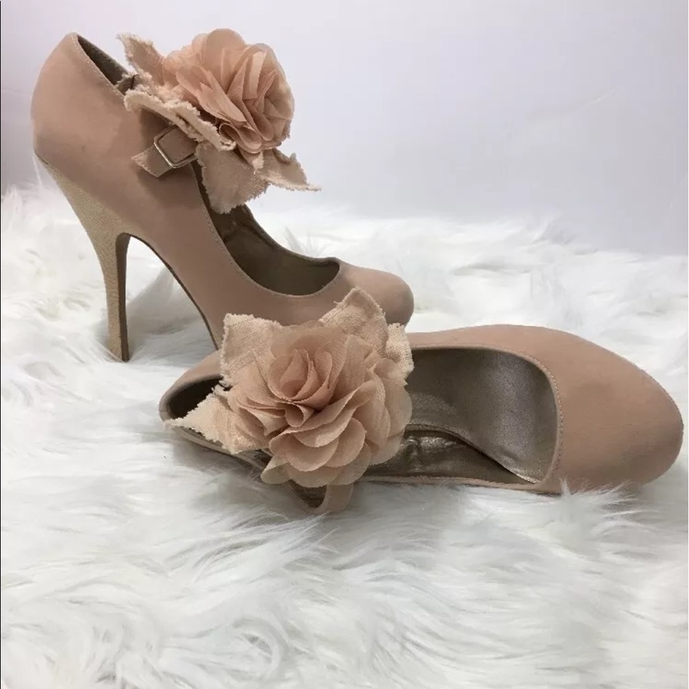 Nude Suede platform pumps