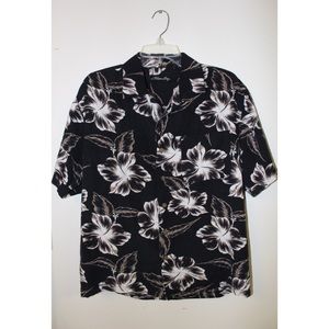 Black and White Floral Shirt 🌴