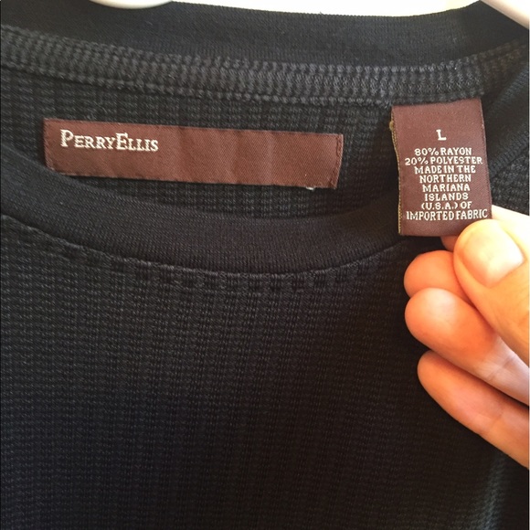 Black textured Perry Ellis tee - Picture 3 of 4