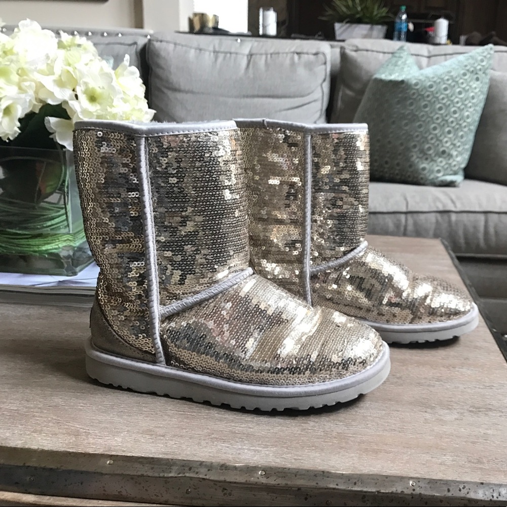 Ugg boots, gold!!  Great condition!!