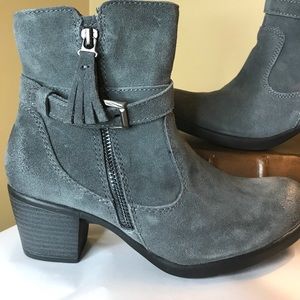 NWOT Earth Origins ankle booties