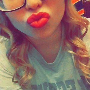 Meet your Posher, Kelli