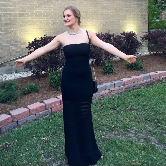 Black Formal Gown - Picture 4 of 4