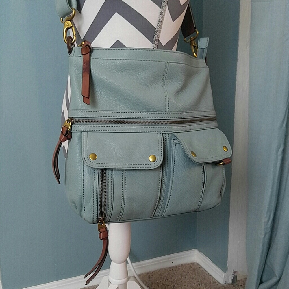 Fossil crossbody purse, teal color