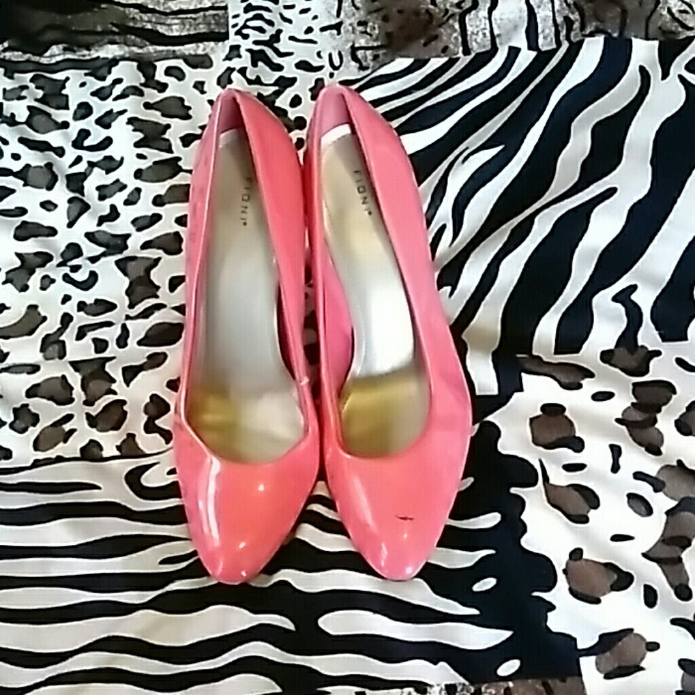 PEACH ?? HEELS