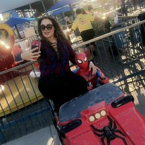 Meet your Posher, Denae