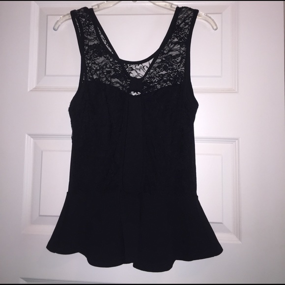 Extremely Cute Body Central Lace Top Blouse - Picture 2 of 3