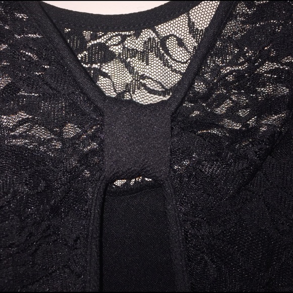 Extremely Cute Body Central Lace Top Blouse - Picture 3 of 3