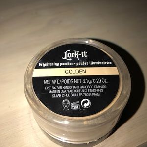 Kat Von D Lock It Brightening Powder