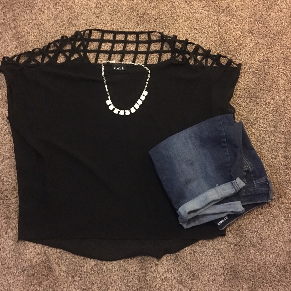 Adorable Slouchy Black Top With Fun Detailing