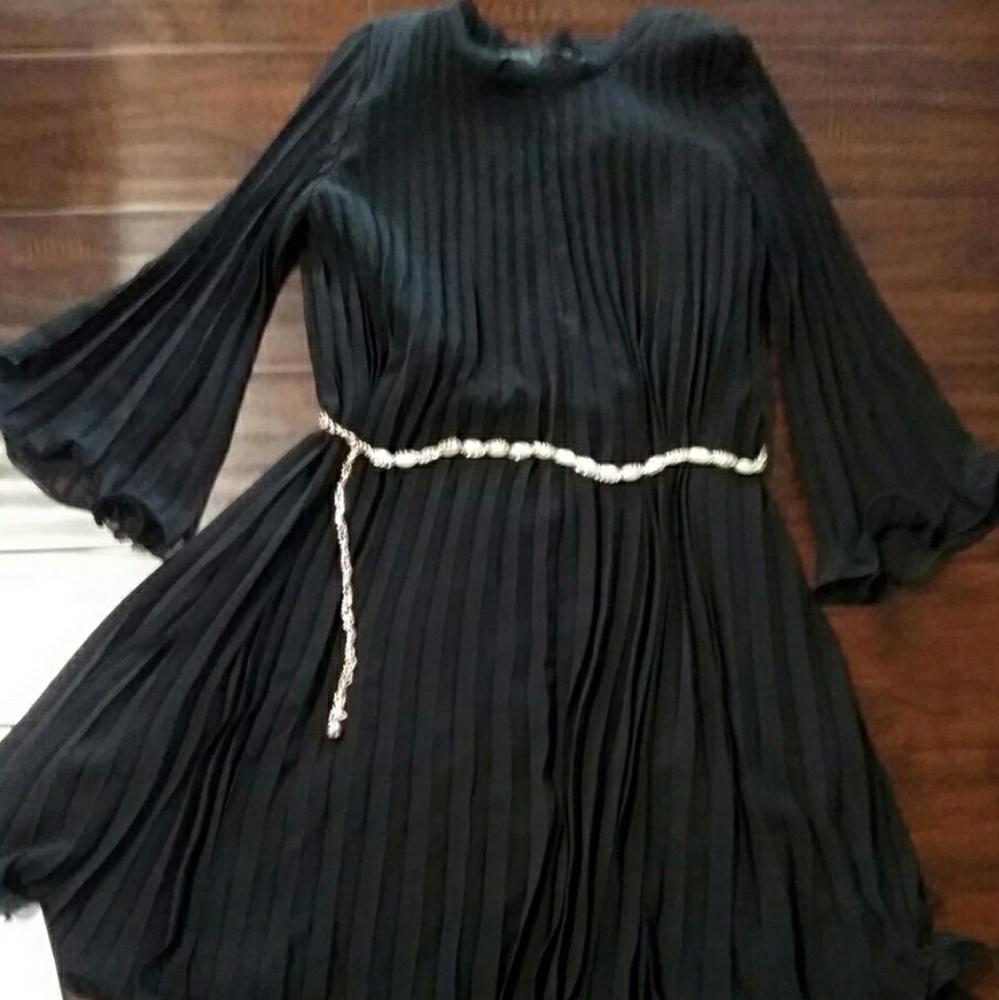 🚫SOLD🛇Swing Black silk dress
