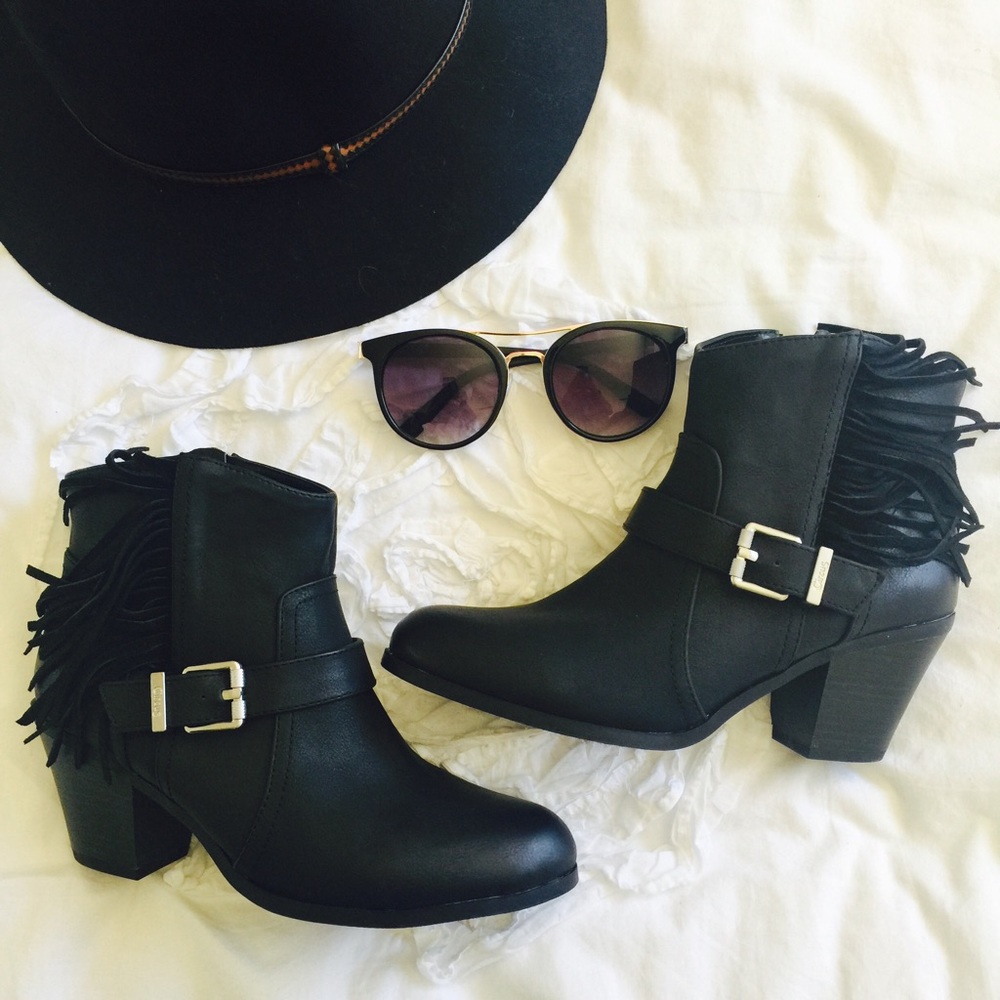 Sam Edelman (circus) black heeled fringe boots s 8