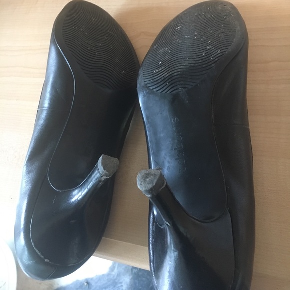 Liz Claiborne black heels - Picture 3 of 4