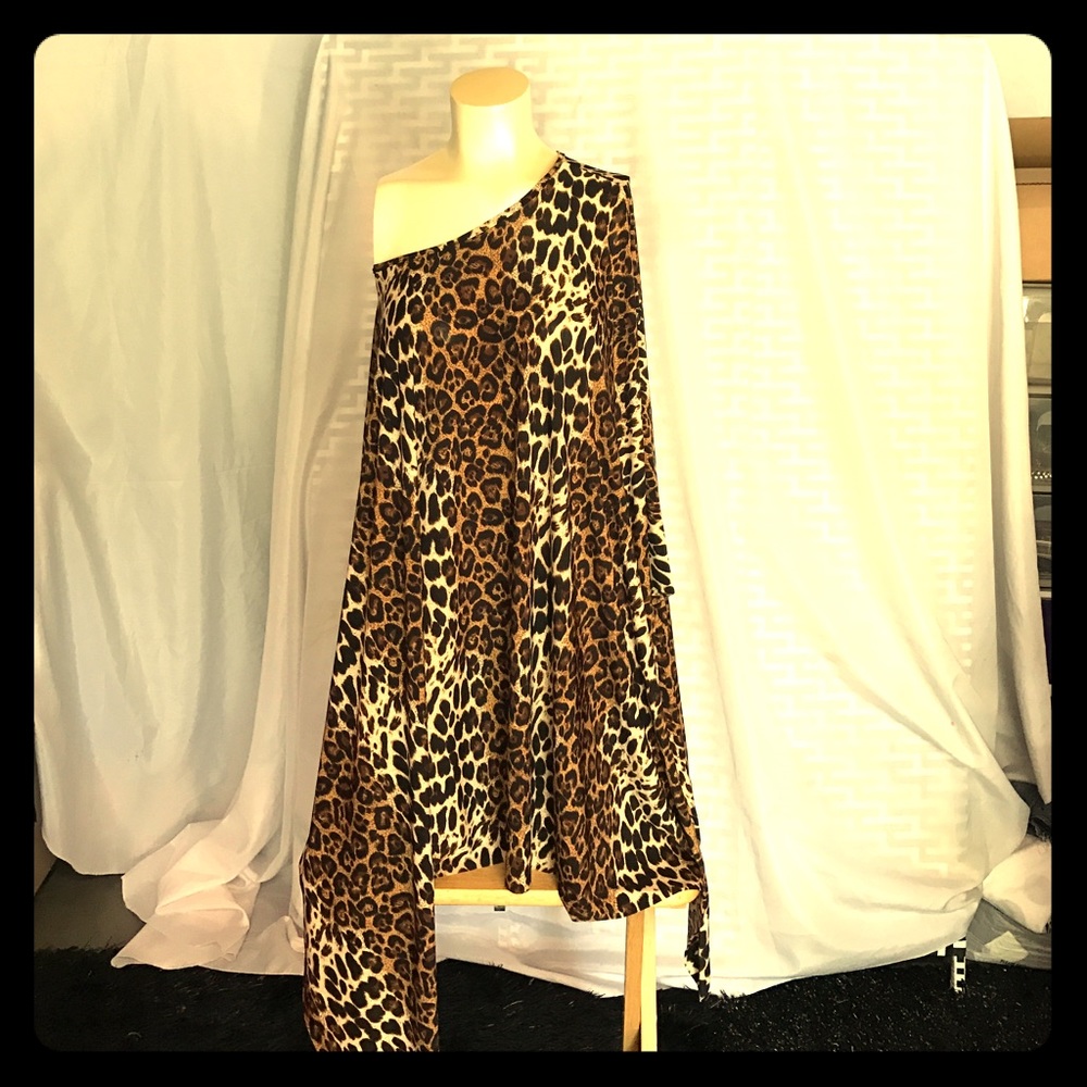 Leopard print batman sleeve top