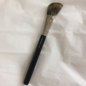 MAC 169 LE Raquel Welch Brush