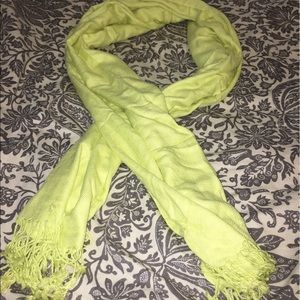 Yellow t-shirt scarf