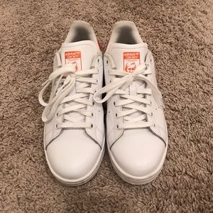 Orange adidas Stan smiths