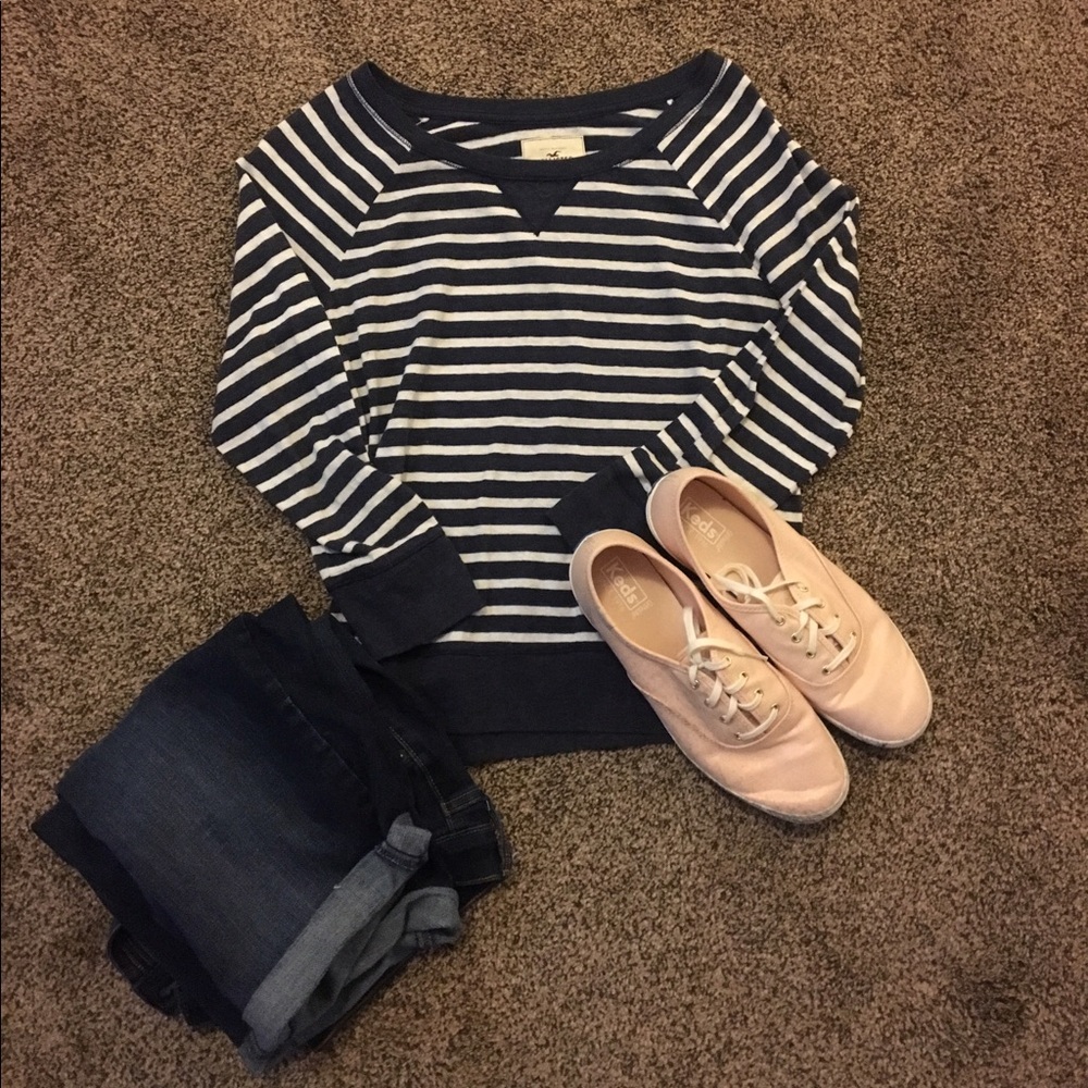 Cute 3/4 sleeve Hollister Top