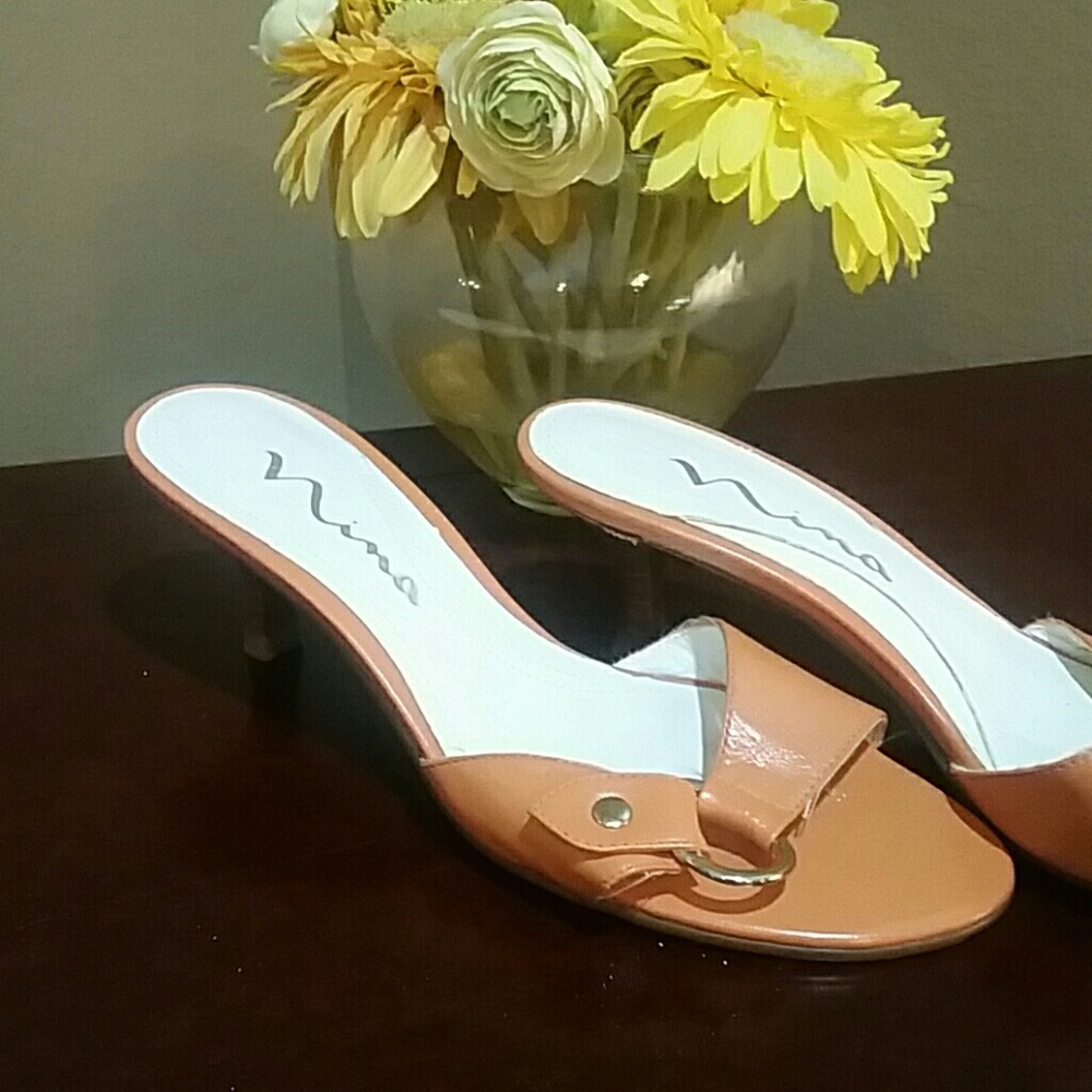 💥3 for $10💥Nina slip on sandals with small heel