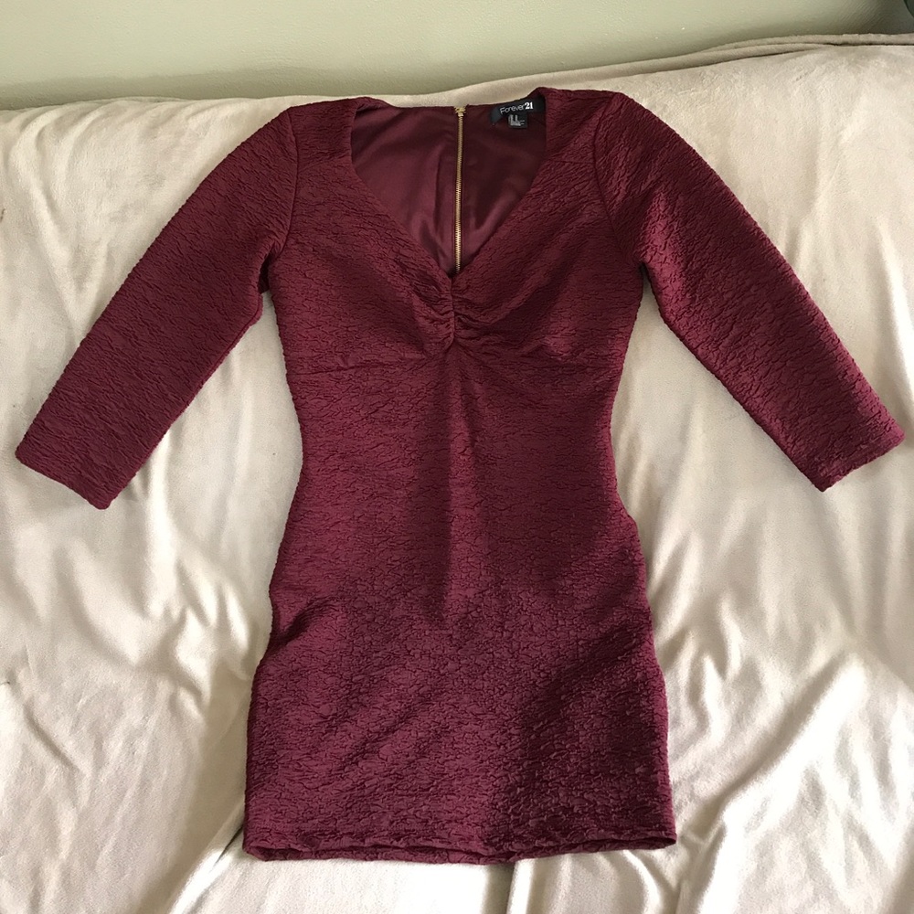 Forever 21 maroon burgundy mid-thigh dress. Medium