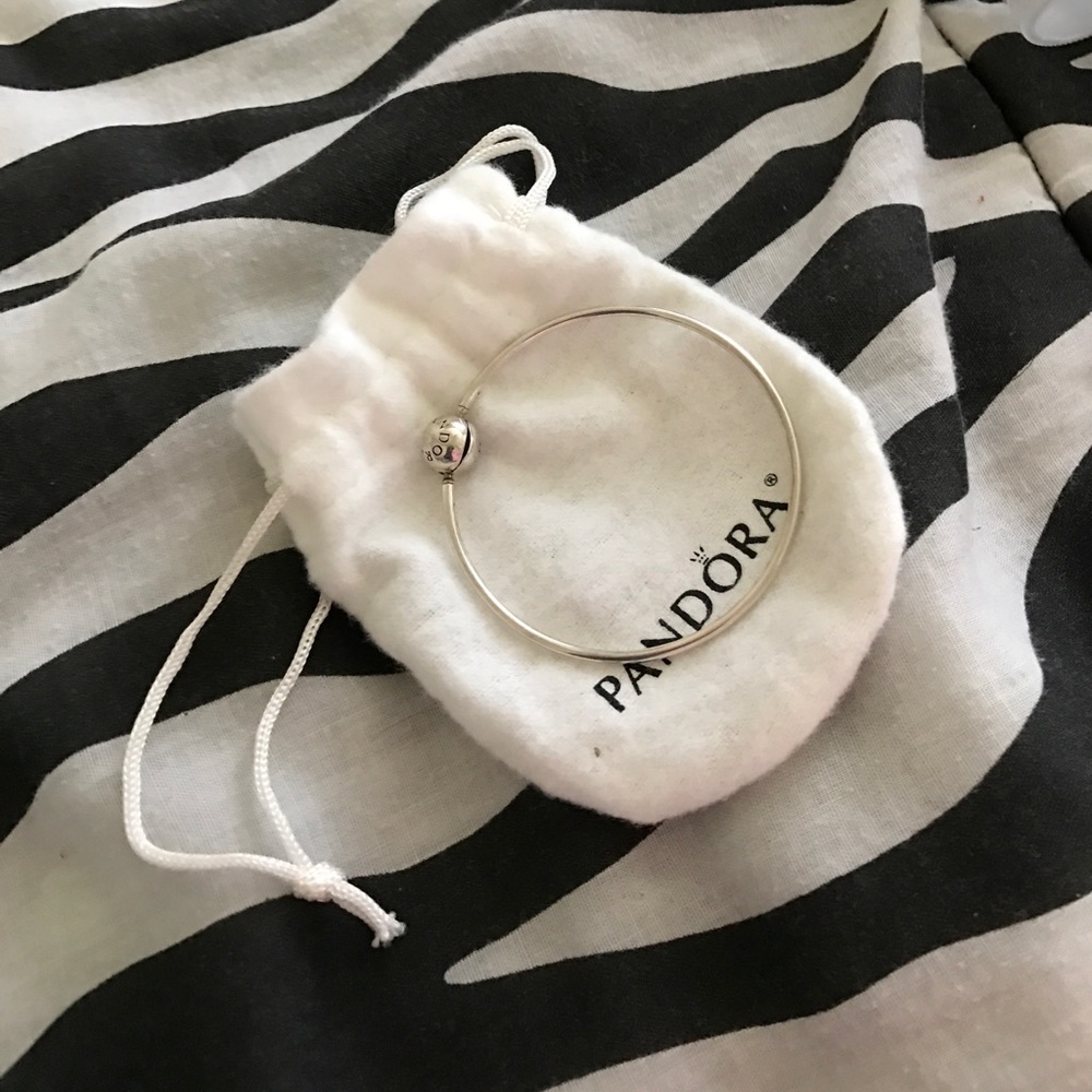 Essence Bangle Size 16