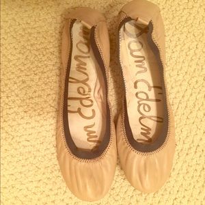 Sam Edelman- tan/black flats- Size 6