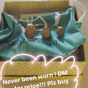 Kendra Scott knuckle ring