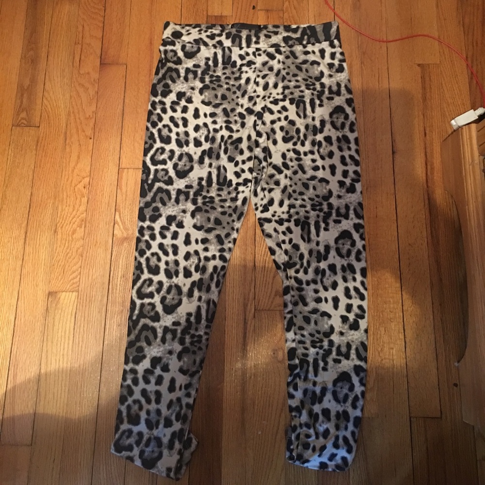 Kardashian Kollection - Leopard Leggings