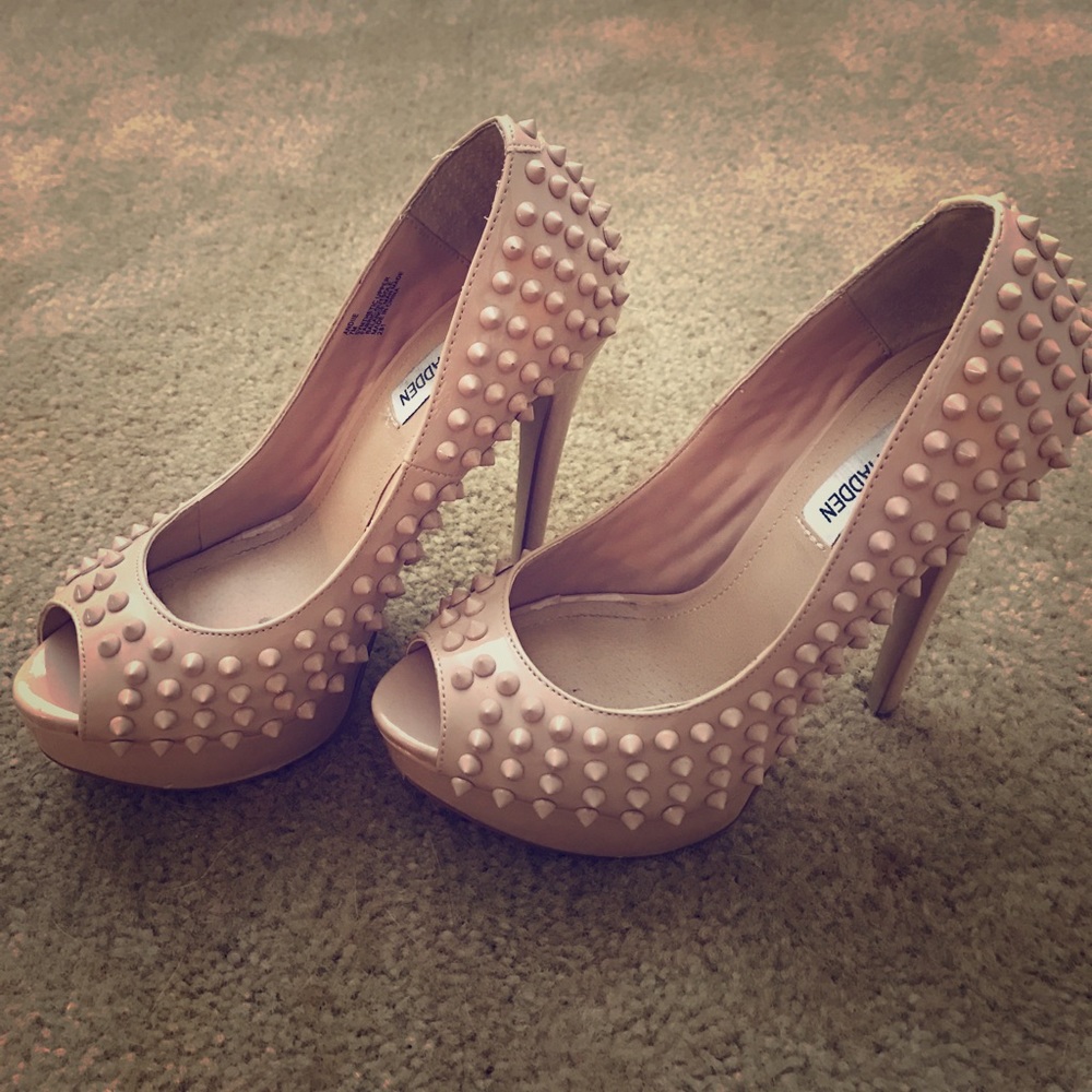 Steve Madden nude spiked heel