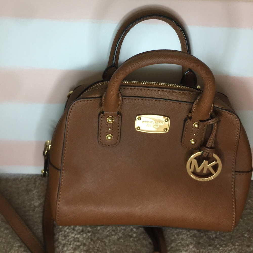 MICHEAL KORS TOTE,Best condition