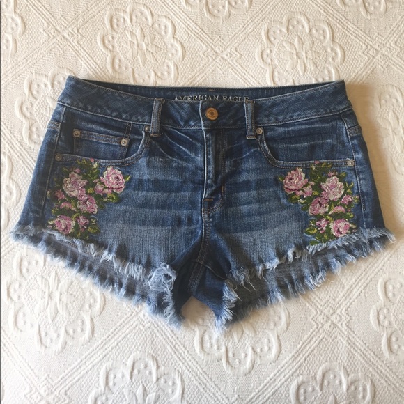 American Eagle Outfitters Shorts American Eagle Floral Embroidered