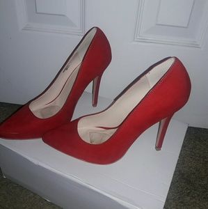 Red Pumps