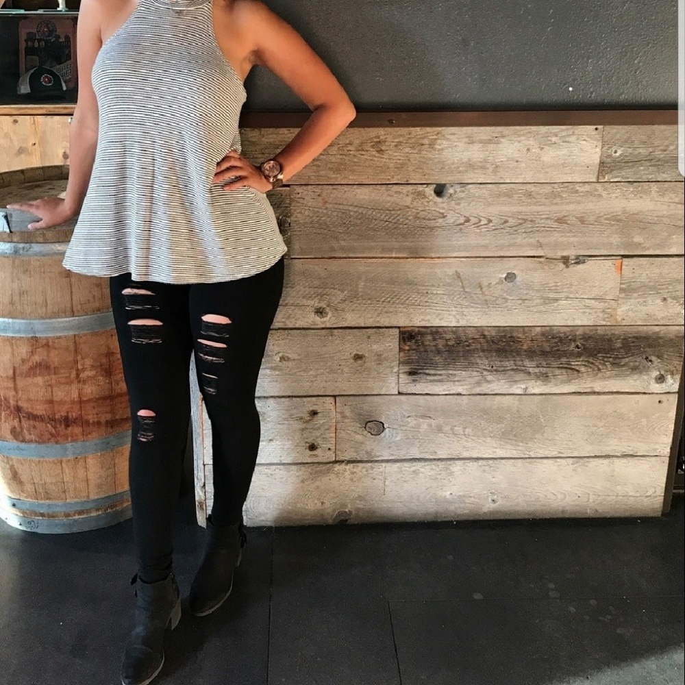 🆕️Sexy Distressed Black Leggings😍