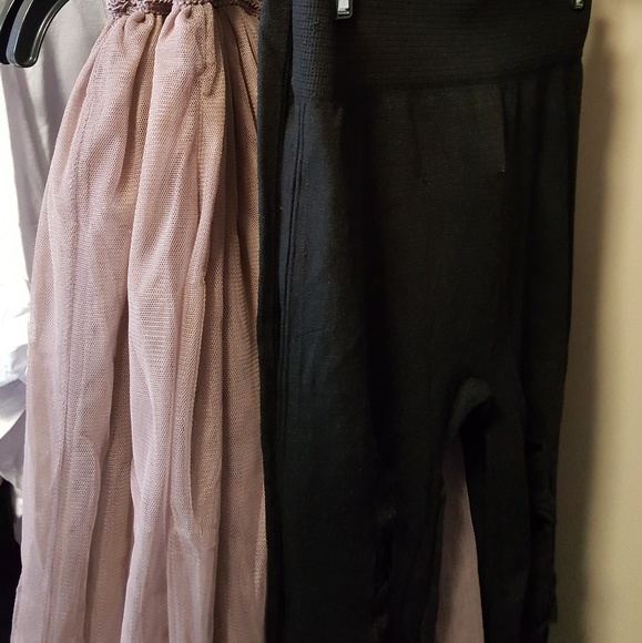 🆕️Sexy Distressed Black Leggings😍 - Picture 4 of 5