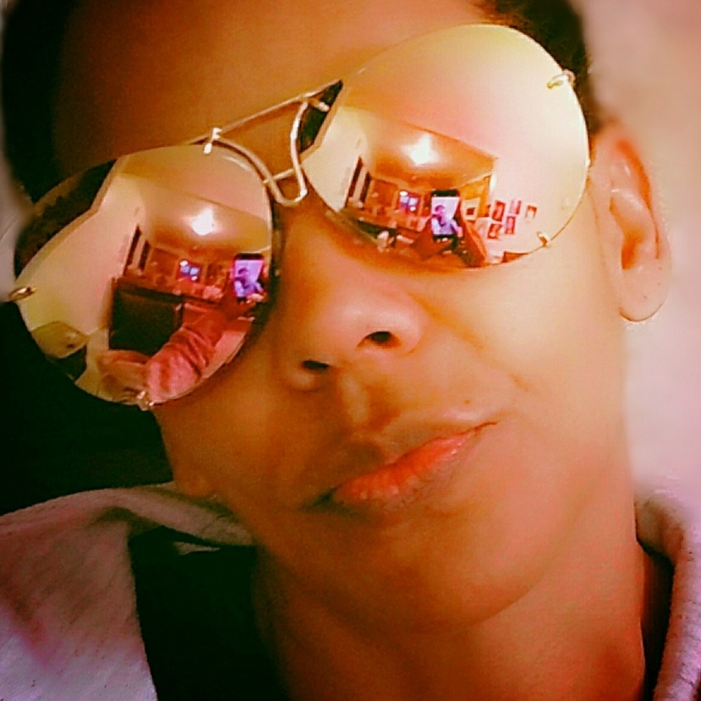 Brand New, Rose Gold Digger Bombshell Sunglasses