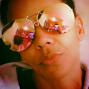 Brand New, Rose Gold Digger Bombshell Sunglasses