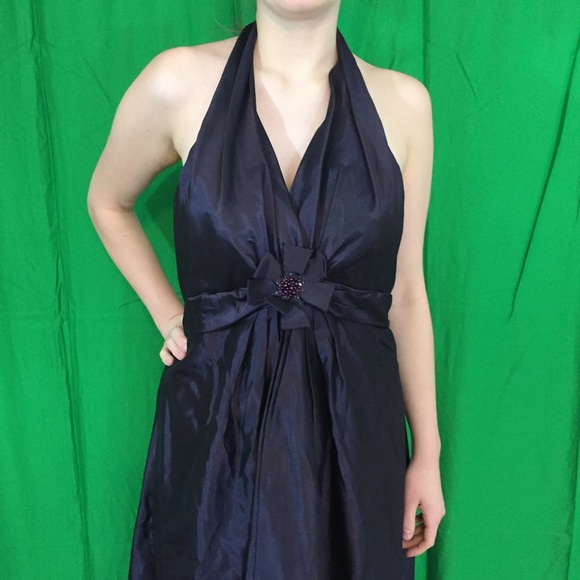 Taffeta Halter Gown. Size 14 - Picture 2 of 7