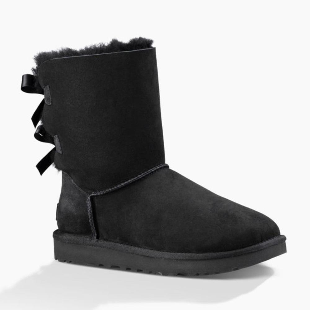 Short bailey bow UGGS