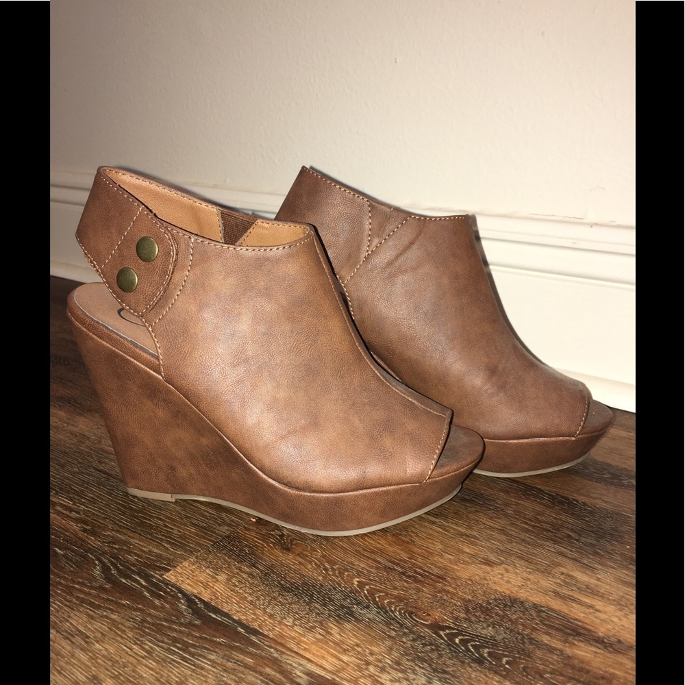 Brown Wedges