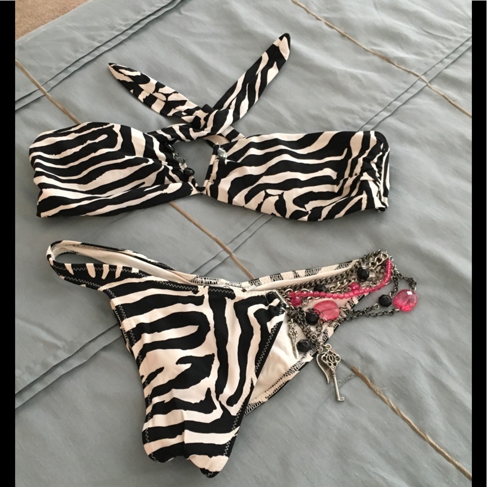 Beach bunny stop and stare zebra bikini