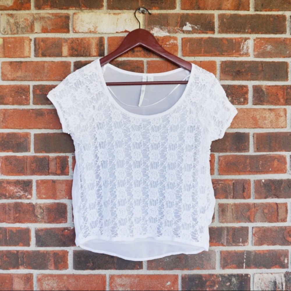 SALE ❤️ White Lace Summer Top Beautiful LC Lauren