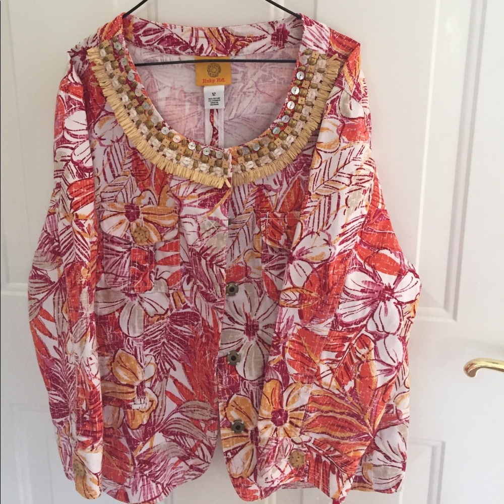NWT Last One! Structured Top
