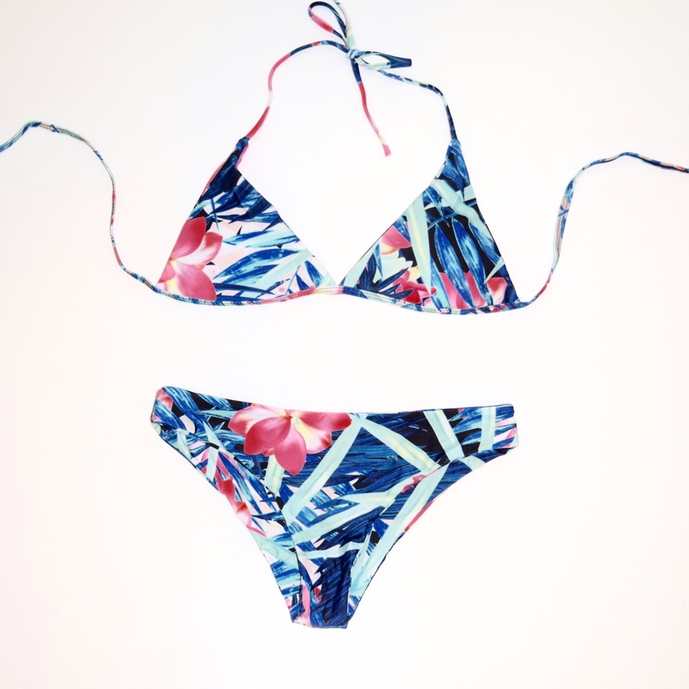 🌺BRAND NEW Floral Bikini  Set