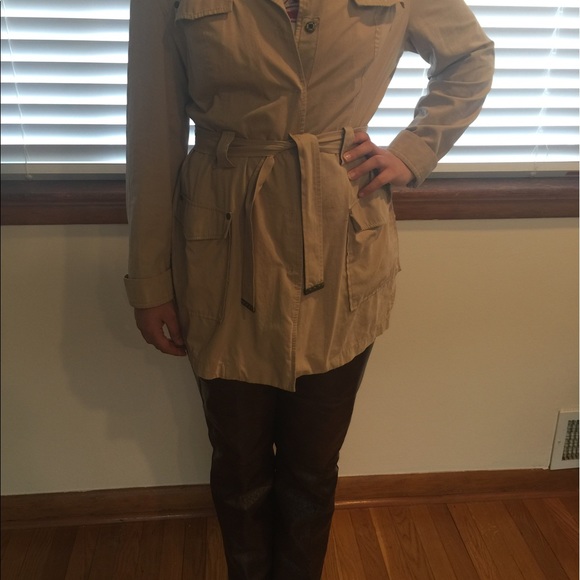 Cream jacket - Picture 1 of 4