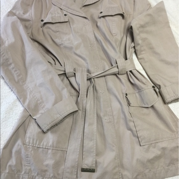 Cream jacket - Picture 3 of 4