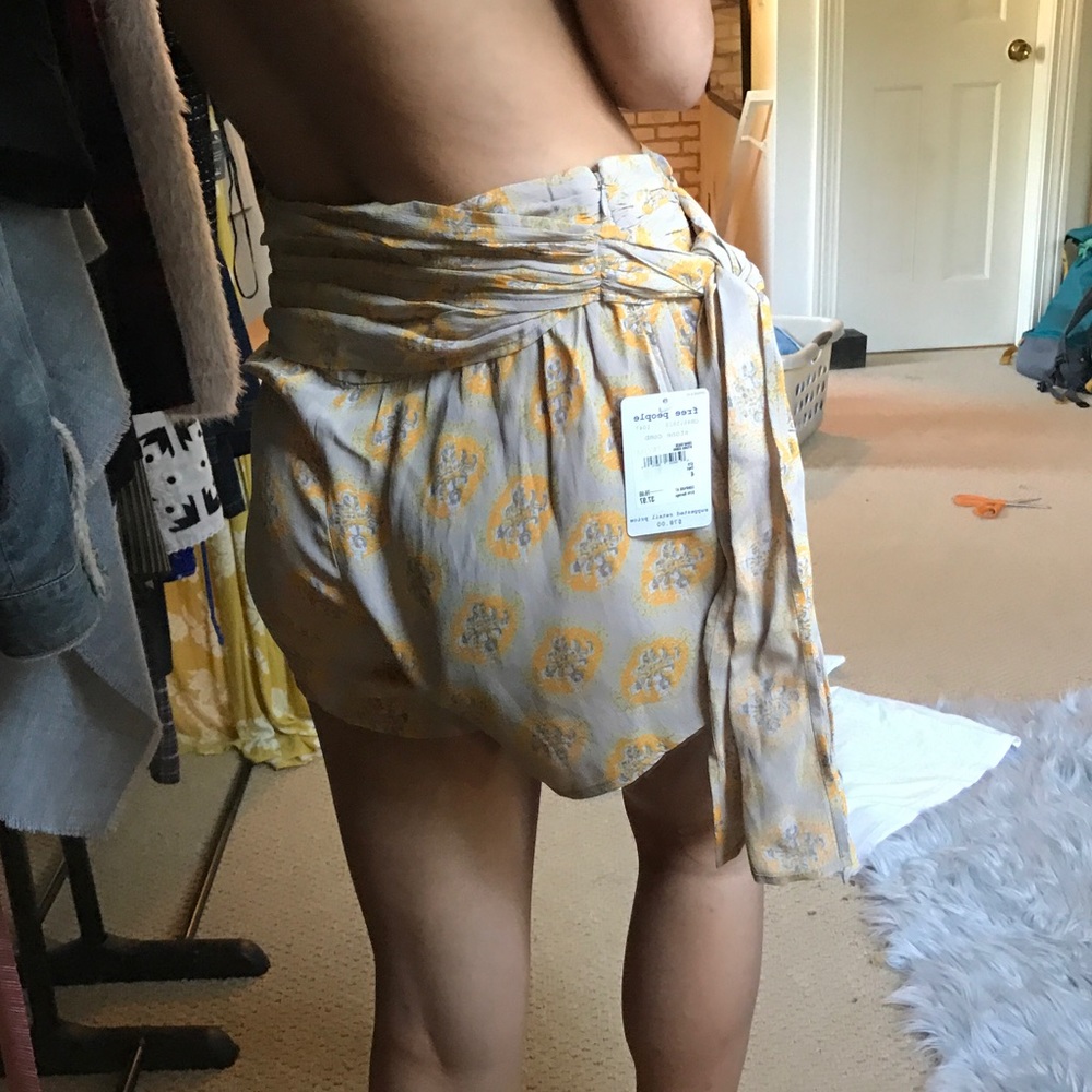 Draped Free People Shorts - Picture 4 of 4